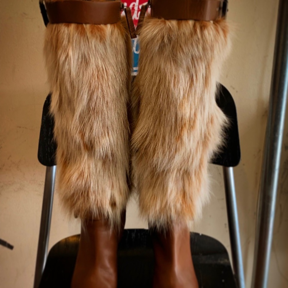 We have a pair of size 10 and a pair size 7